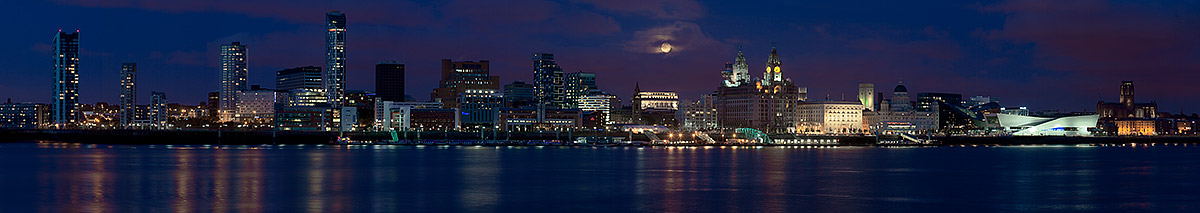 Liverpool by night. Fine Art Landscape Photography by Gary Waidson